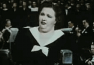 Kate Smith introduces God Bless America